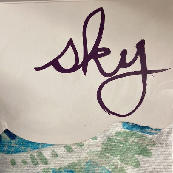 SKY
Hailey Duvet Set, King - Picture 6 of 7